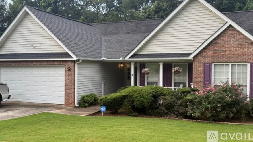 Stockbridge House: 294 Northwind Drive