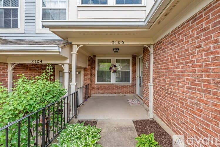 Hanover Park House: 2106 Glasgow Ct