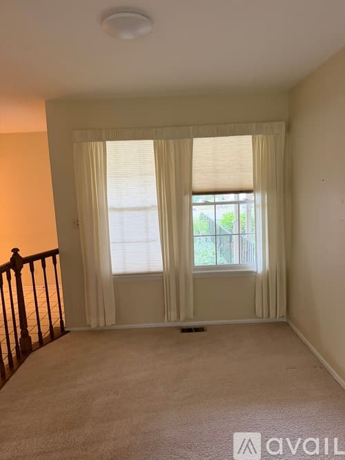 Hanover Park House: 2106 Glasgow Ct