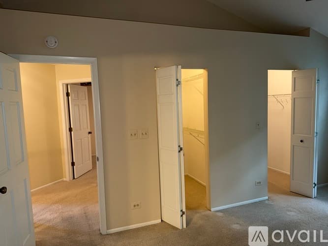 Hanover Park House: 2106 Glasgow Ct