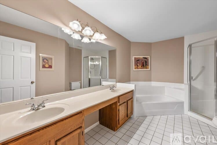 Hanover Park House: 2106 Glasgow Ct