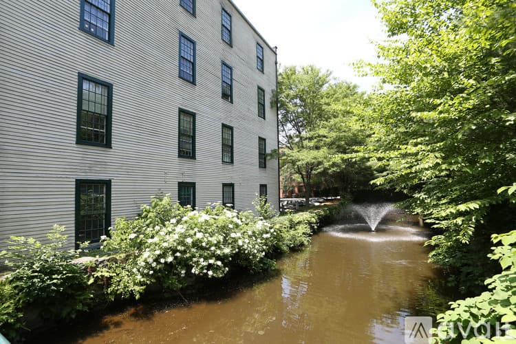 Beacon Falls Apartment: 2 N Main St