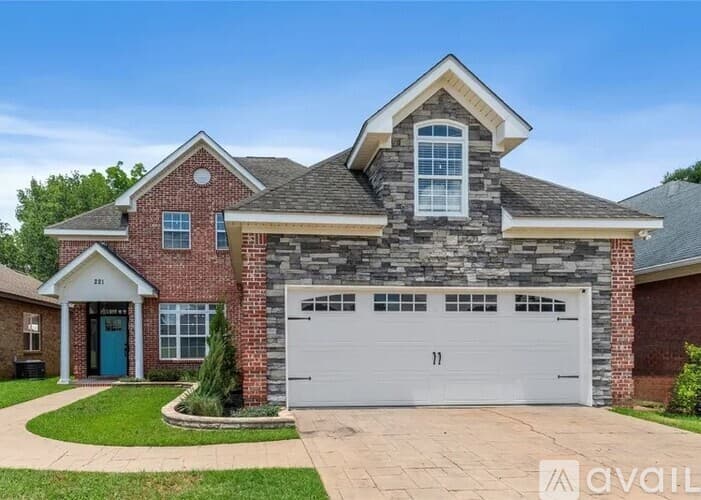 Dothan House: 221 Veritas Dr