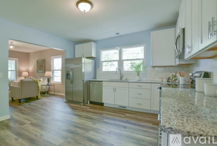 Minneapolis House: 100 E 38th St