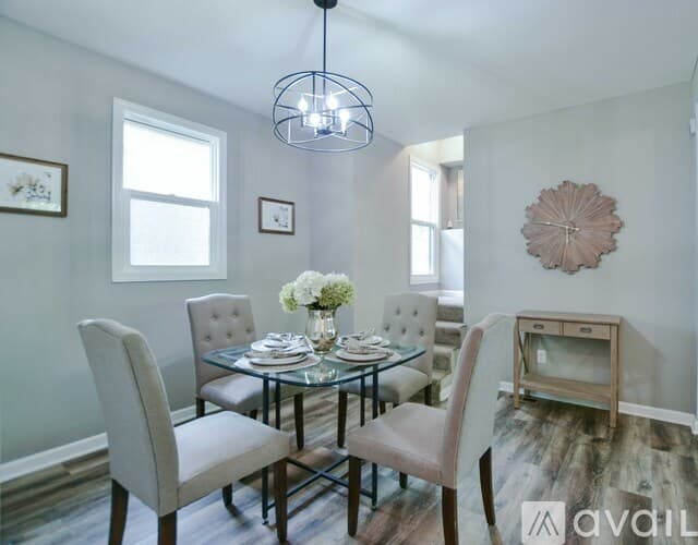 Minneapolis House: 100 E 38th St