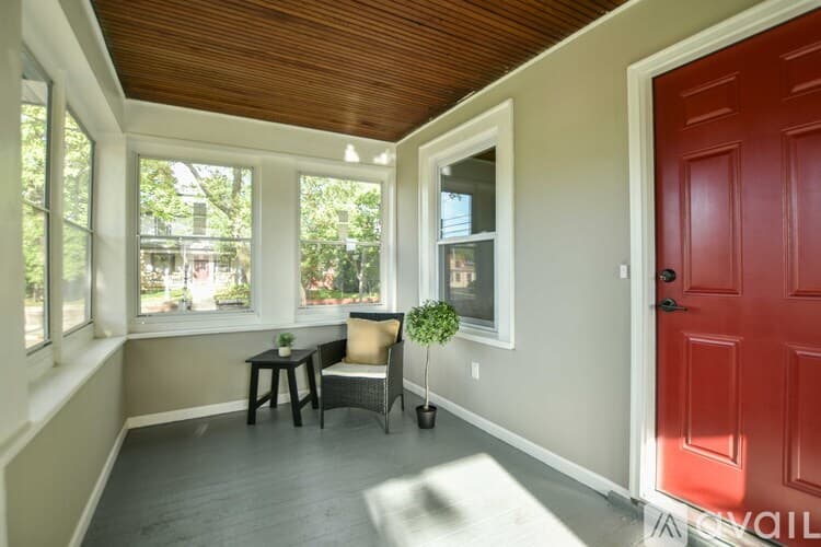 Minneapolis House: 100 E 38th St