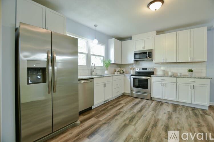 Minneapolis House: 100 E 38th St