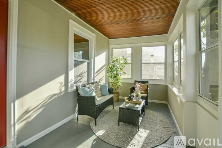 Minneapolis House: 100 E 38th St