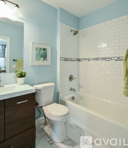 Minneapolis House: 100 E 38th St