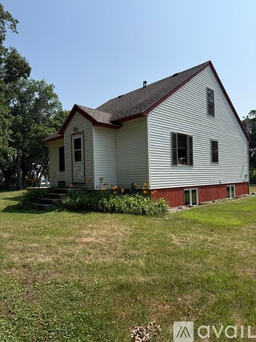 Atwater House: 5075 County Rd 4 NE
