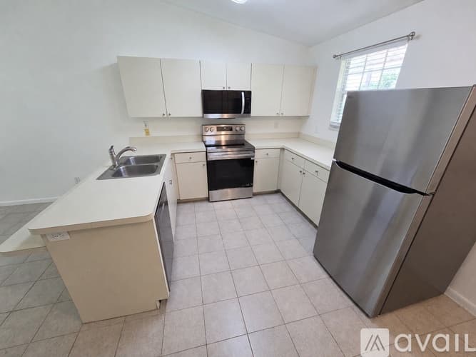 Fort Myers House: 9013 San Carlos Boulevard