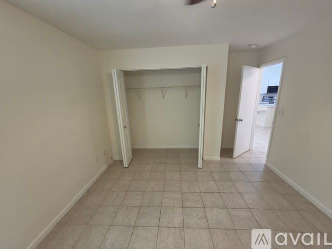 Fort Myers House: 9013 San Carlos Boulevard