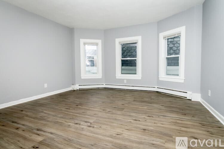 Melrose Apartment: 23 25 W Wyoming Ave