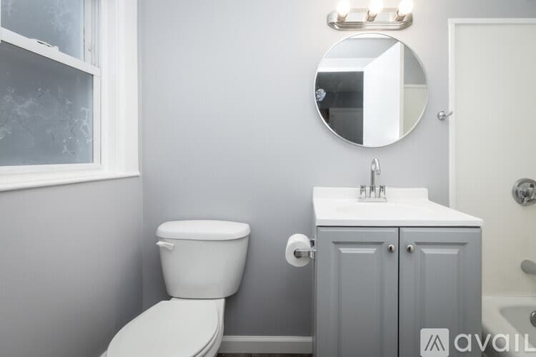 Melrose Apartment: 23 25 W Wyoming Ave