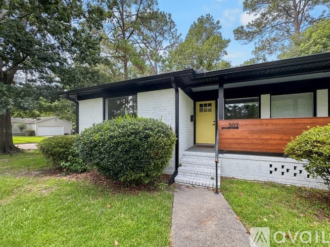 Savannah Apartment: 302 Brandywine Rd