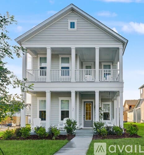 Summerville House: 124 Cloverfield Trl Dr