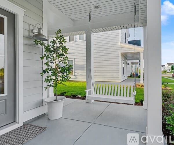 Summerville House: 124 Cloverfield Trl Dr