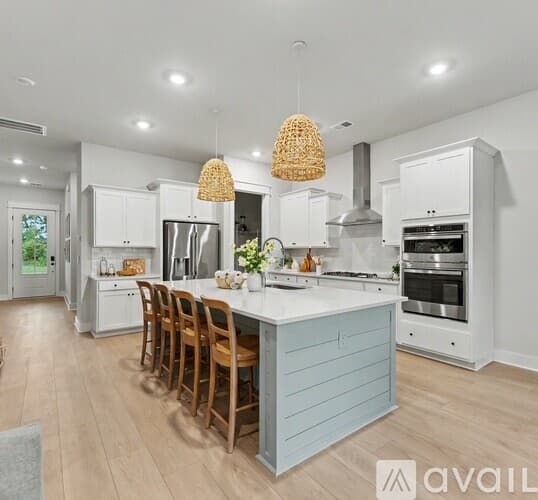 Summerville House: 124 Cloverfield Trl Dr