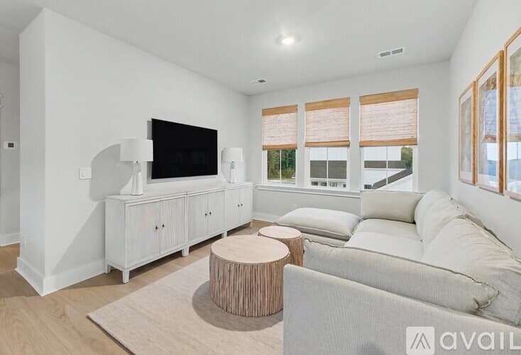 Summerville House: 124 Cloverfield Trl Dr