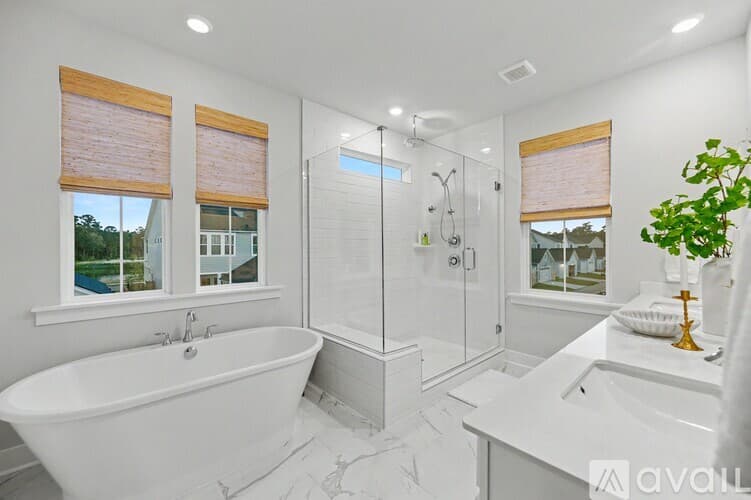 Summerville House: 124 Cloverfield Trl Dr