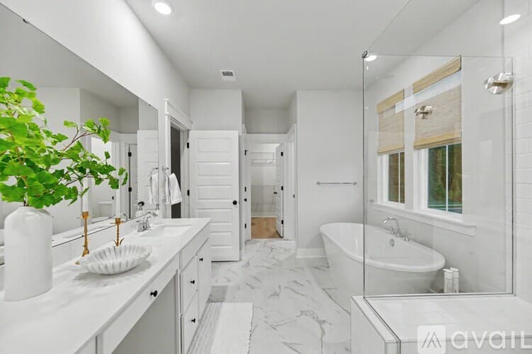Summerville House: 124 Cloverfield Trl Dr