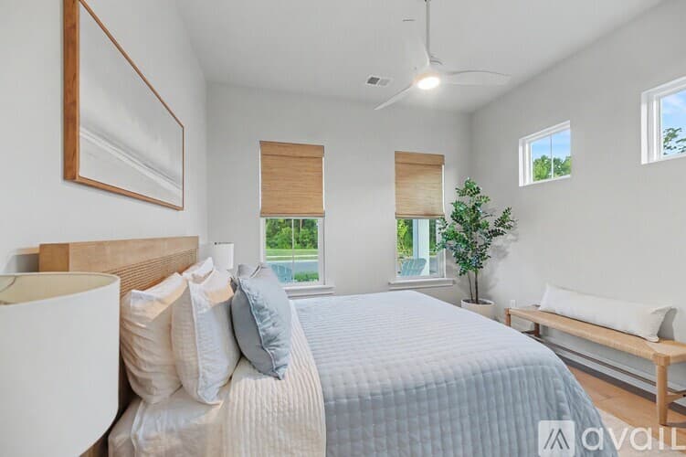 Summerville House: 124 Cloverfield Trl Dr