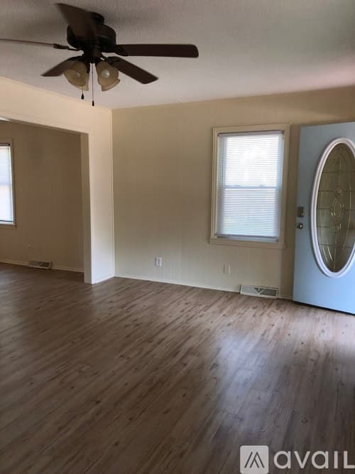 Greenville House: 6 Harding Dr