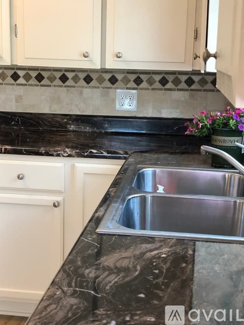 Greenville House: 6 Harding Dr