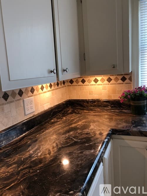 Greenville House: 6 Harding Dr