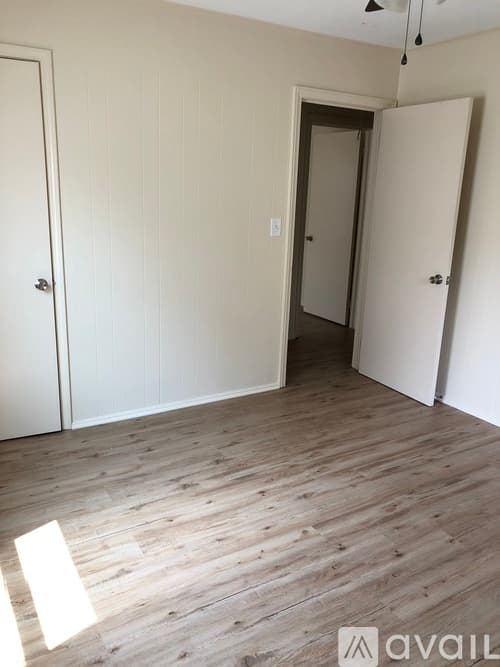 Greenville House: 6 Harding Dr
