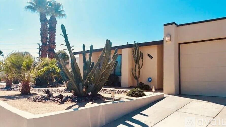 Palm Springs House: 945 Nueva Vista Drive South