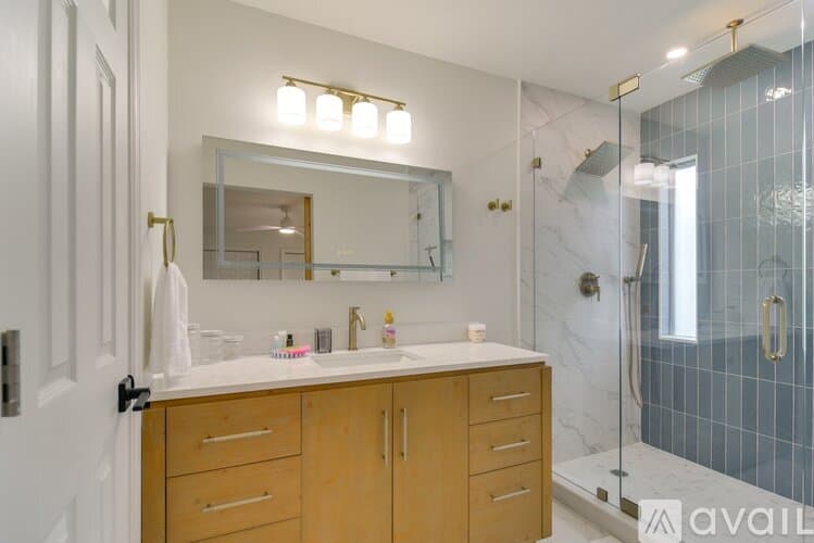 Ruskin House: 108 Janie Street