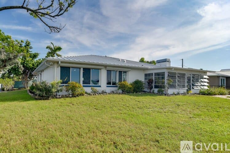 Ruskin House: 108 Janie Street