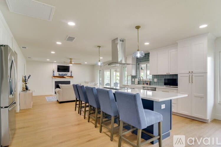 Ruskin House: 108 Janie Street