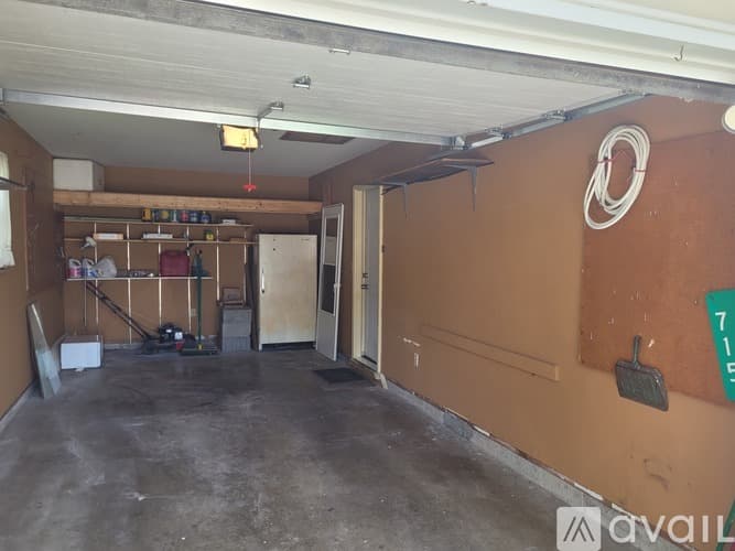Bloomington House: 715 South Hickory Drive