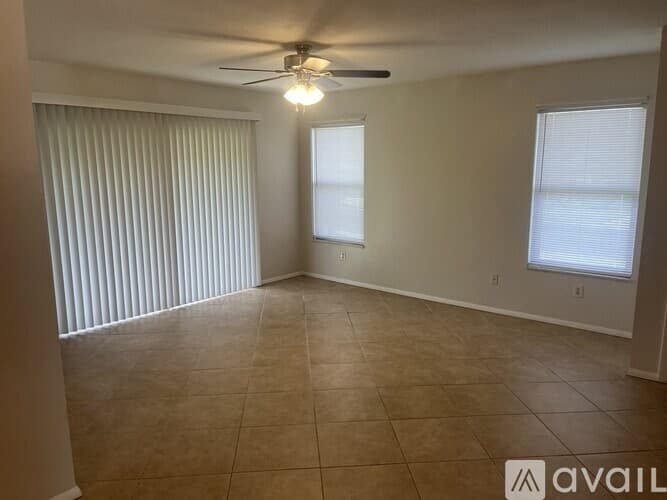 Port St. Lucie House: 1502 SE Corvair Ct