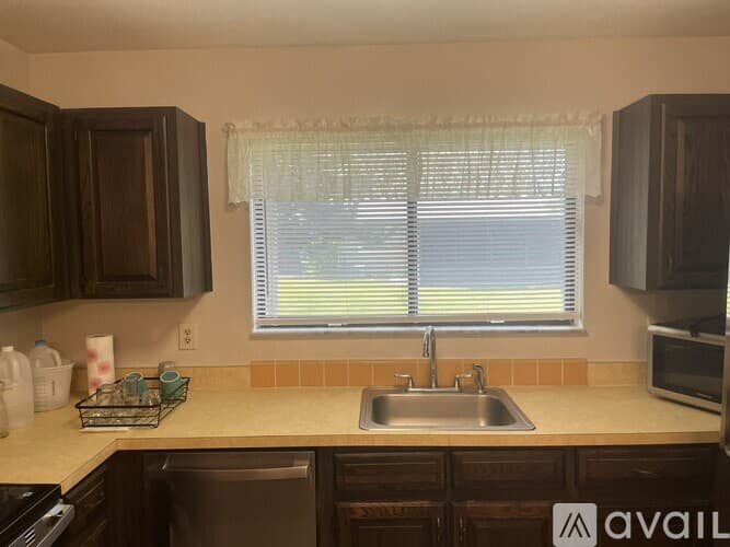 Port St. Lucie House: 1502 SE Corvair Ct