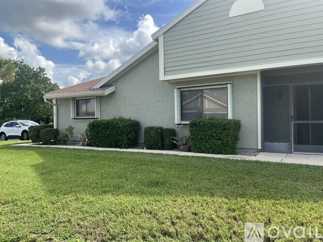 Port St. Lucie House: 1502 SE Corvair Ct