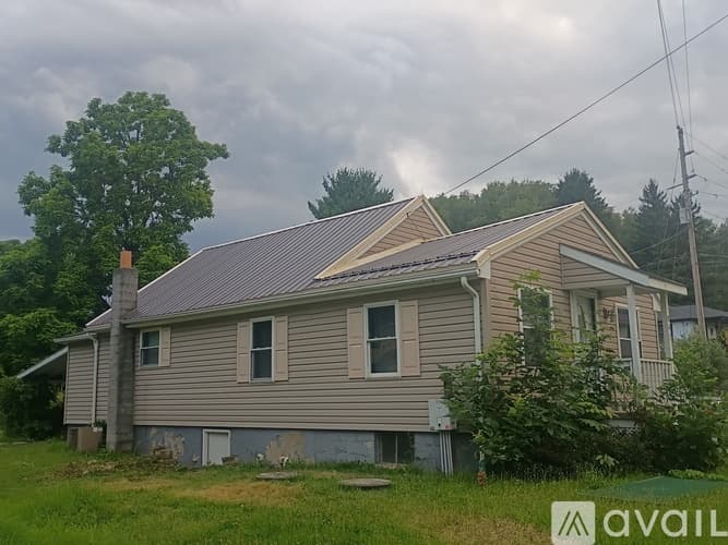 East Freedom House: 847 Johnstown Rd