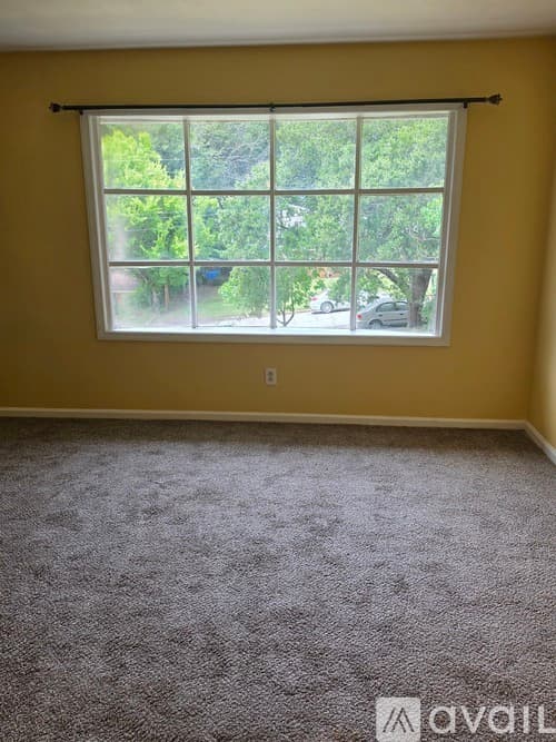 Columbus House: 4610 Nickerson Ct