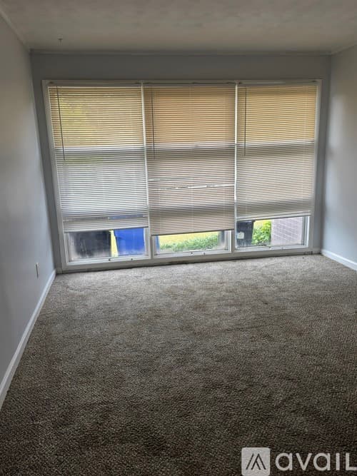 Columbus House: 4610 Nickerson Ct