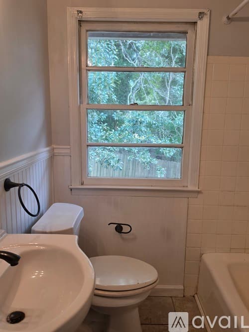 Columbus House: 4610 Nickerson Ct