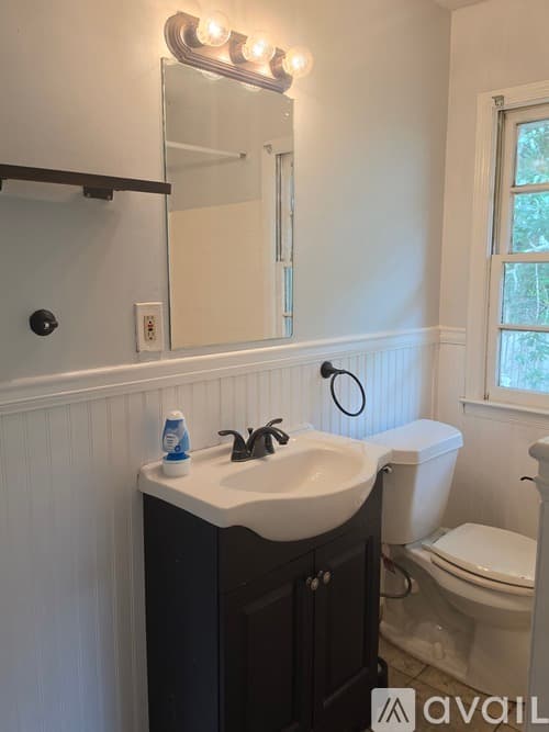 Columbus House: 4610 Nickerson Ct