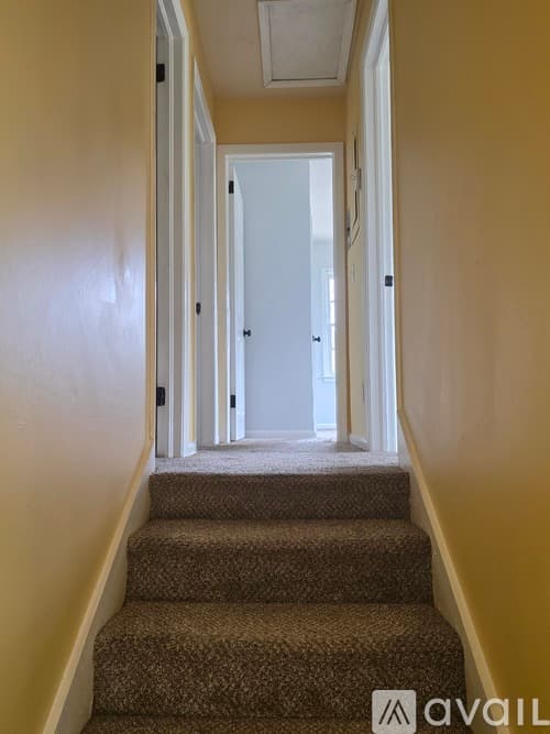 Columbus House: 4610 Nickerson Ct
