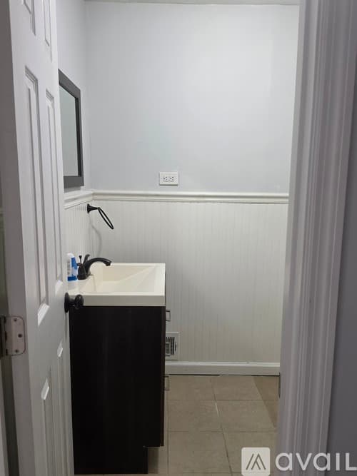 Columbus House: 4610 Nickerson Ct