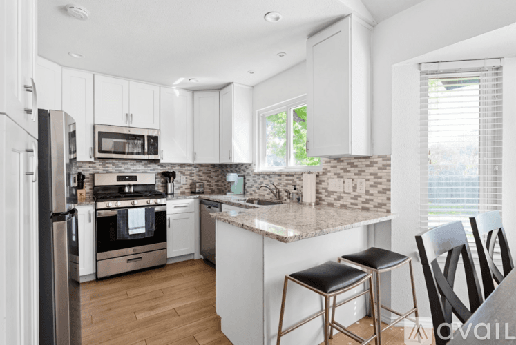 Cedar Park House: 920 Dover Pass