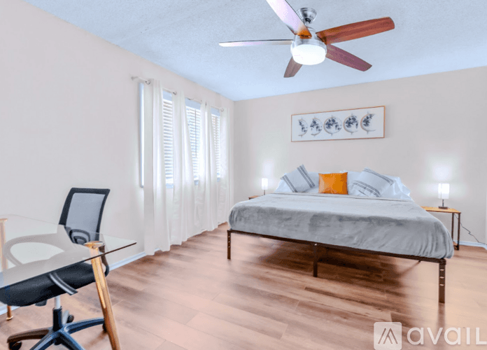 San Antonio House: 13718 Earlywood St