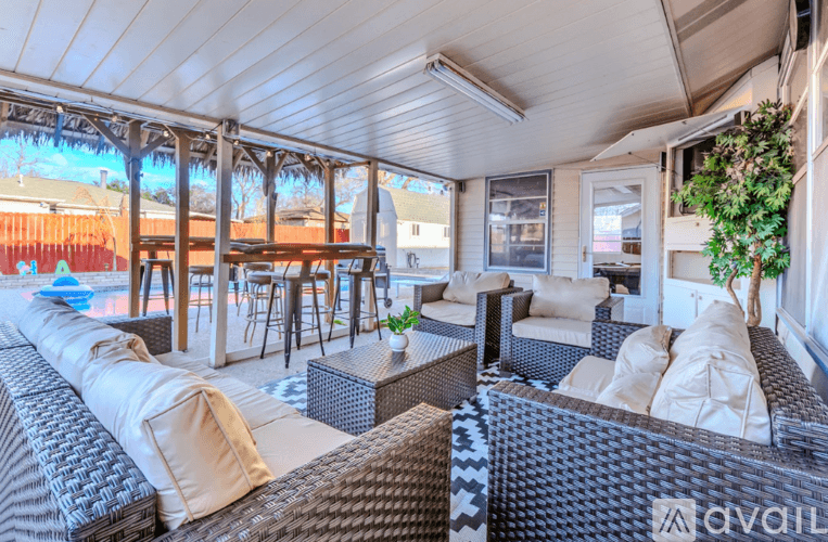 San Antonio House: 13718 Earlywood St