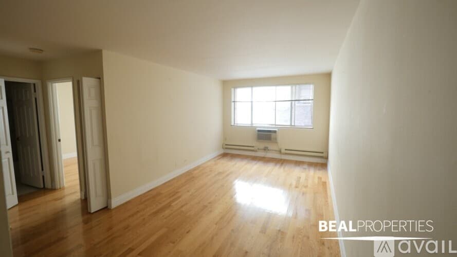 Chicago Apartment: 660 W Wrightwood Ave