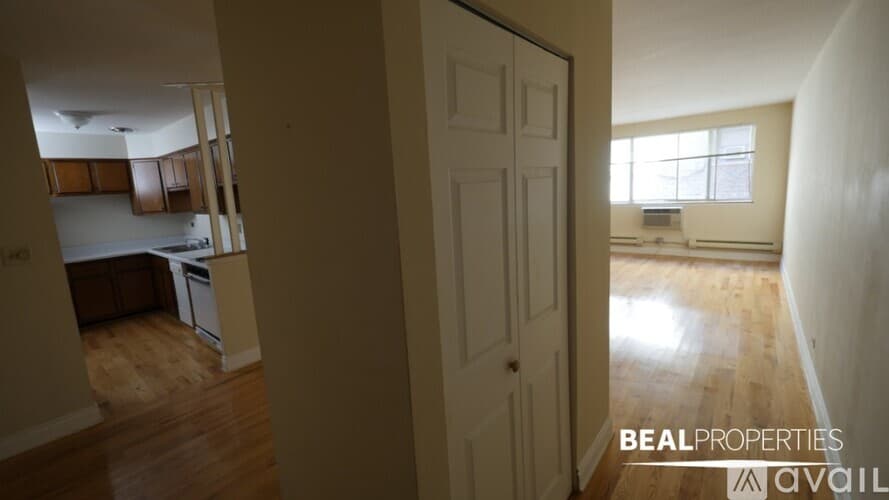 Chicago Apartment: 660 W Wrightwood Ave
